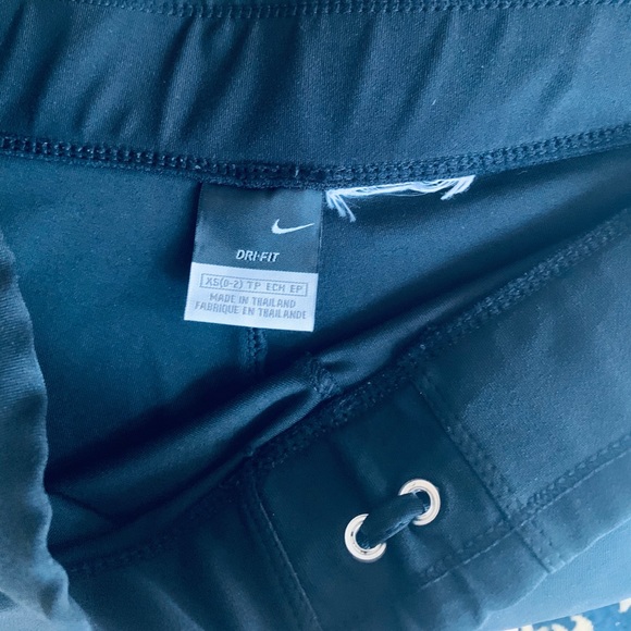 Nike Dri Fit Shorts - Picture 5 of 6